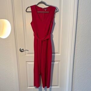 Vince Camuto Vibrant Red V-Neck Jumpsuit Wide Leg Capri Belt Size 6